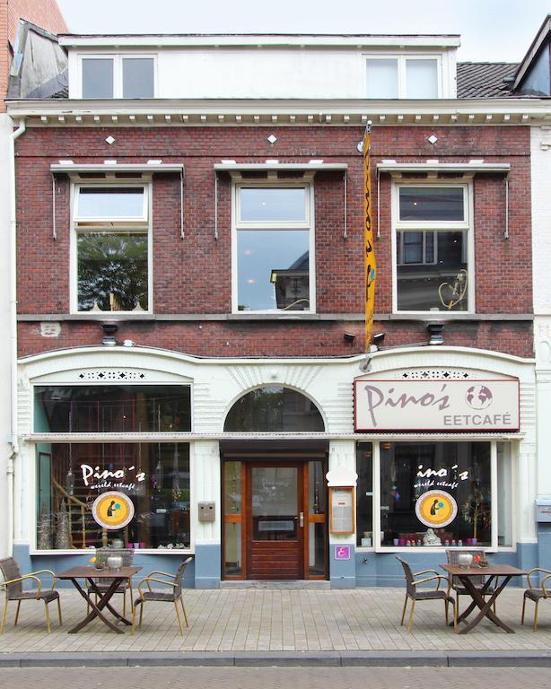 Pinos Eetcafe Bed and Breakfast Tilburg Eksteriør billede